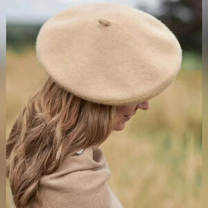 Cream coloured  Beret/ Part Wool/ Winter/ Fall